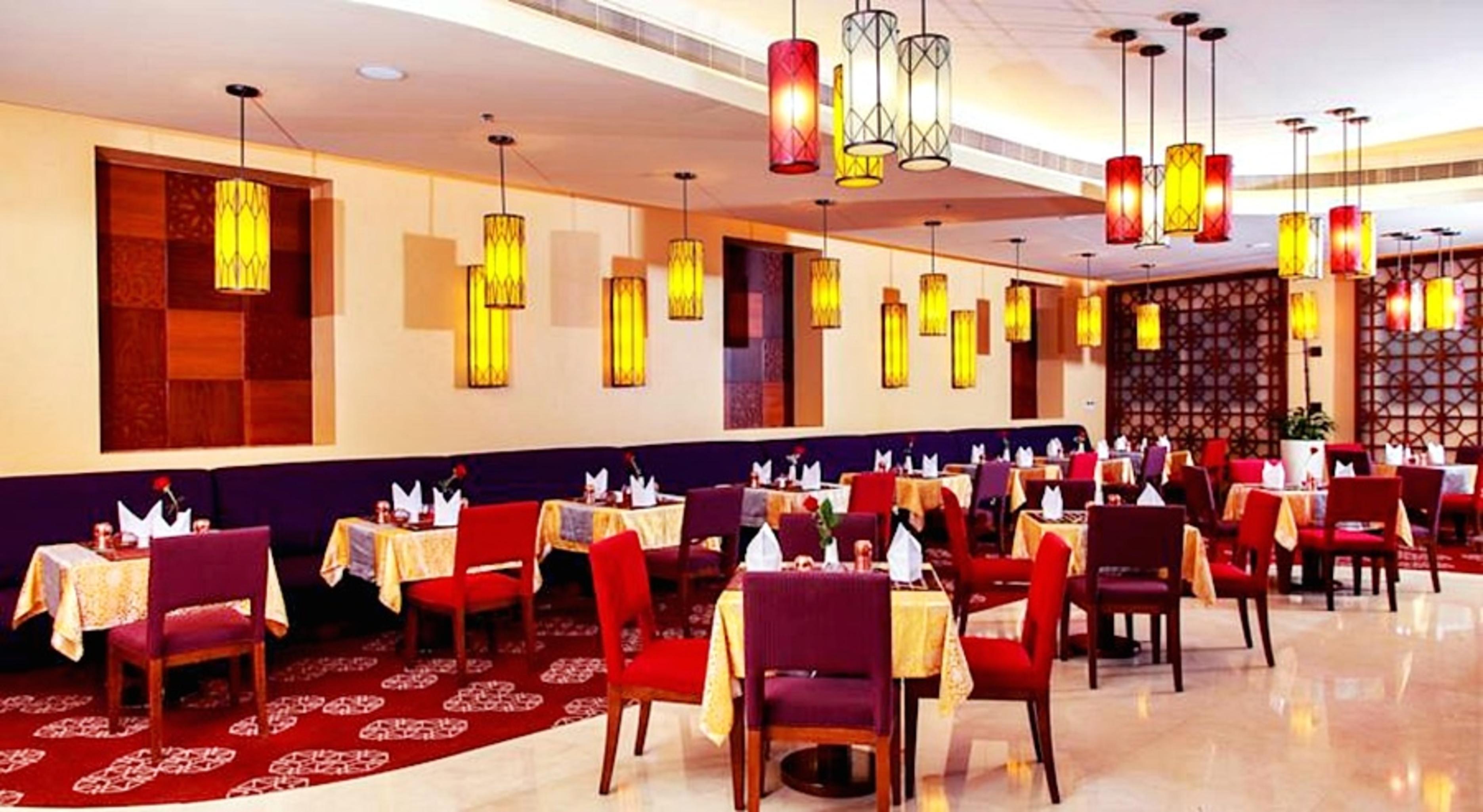 Grand Regal Hotel Doha Bagian luar foto