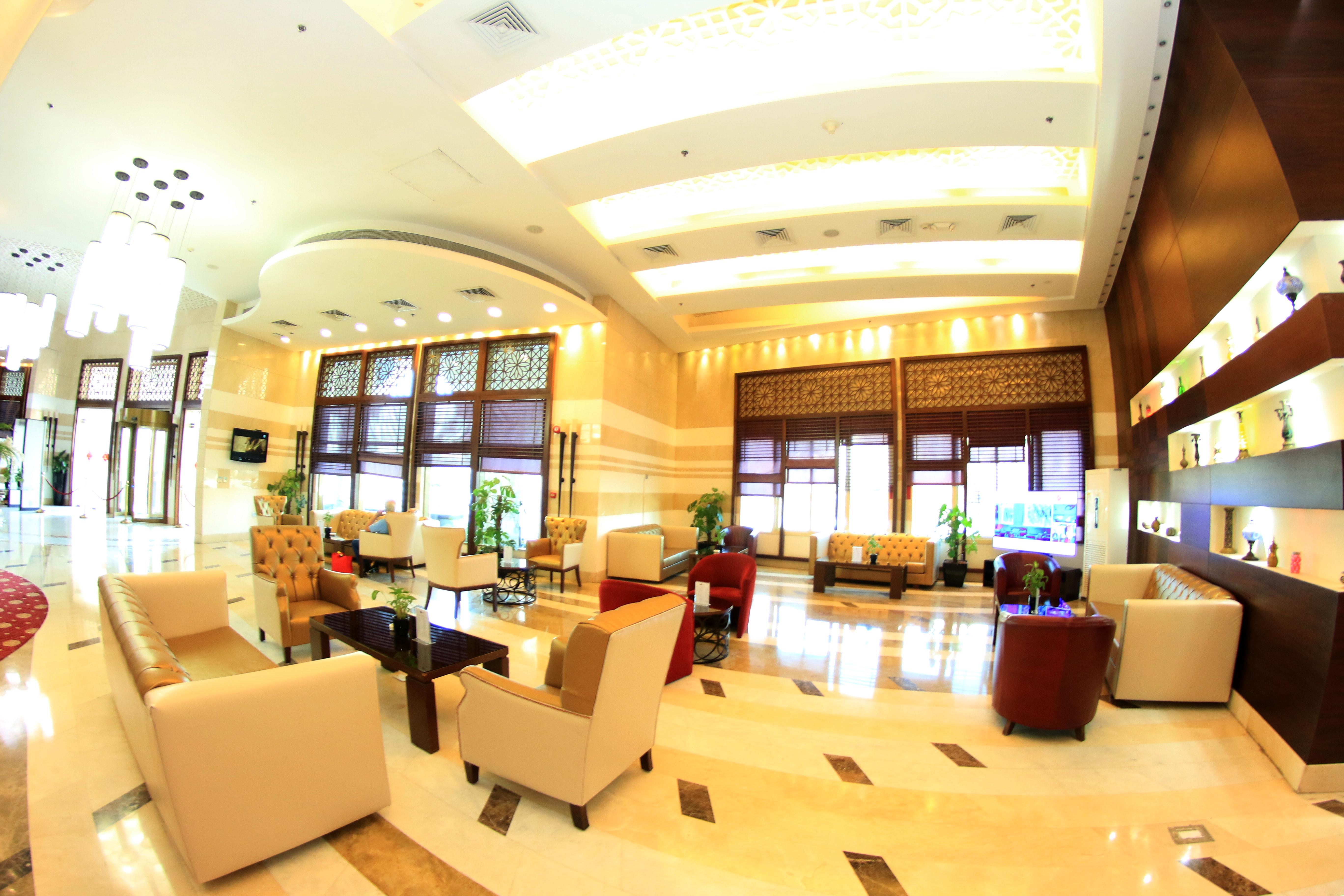 Grand Regal Hotel Doha Bagian luar foto